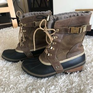 Sorel Conquest Carly Short Winter Boots